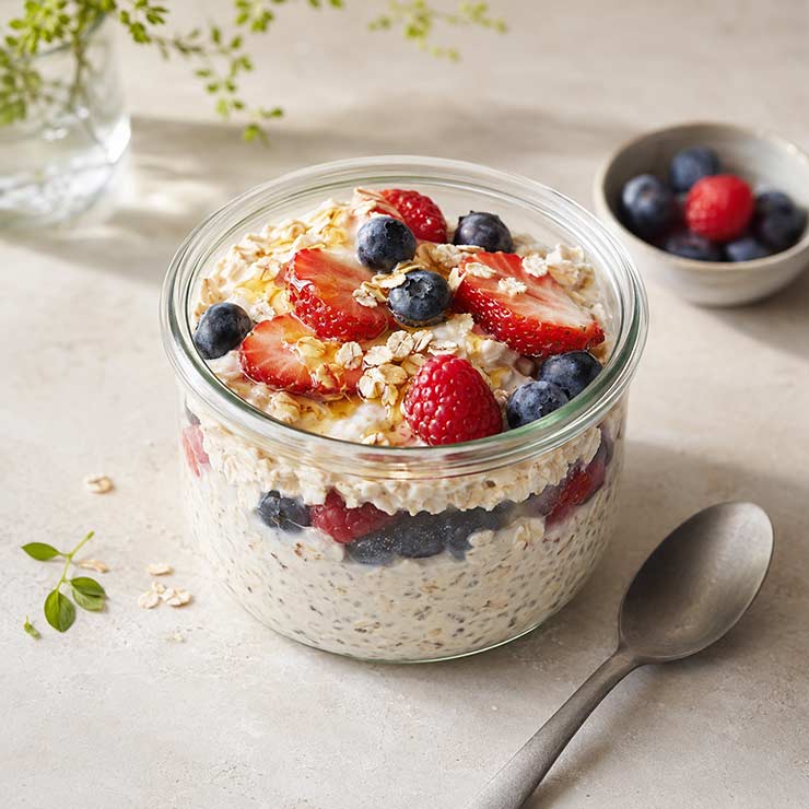Kefir Overnight Oats with strawberries, blueberries, oats and honey